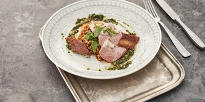 Lammrücken mit Graupen und Brennnesselpesto